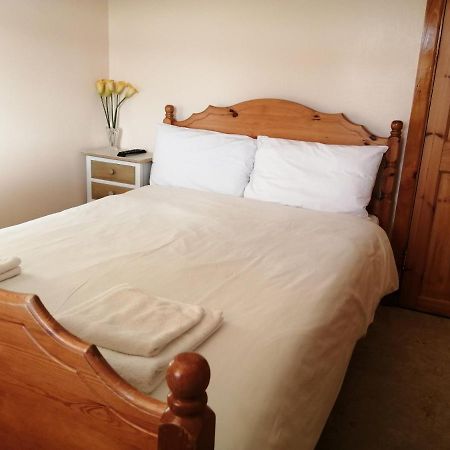 Russell'S Apartment Dingle Bagian luar foto
